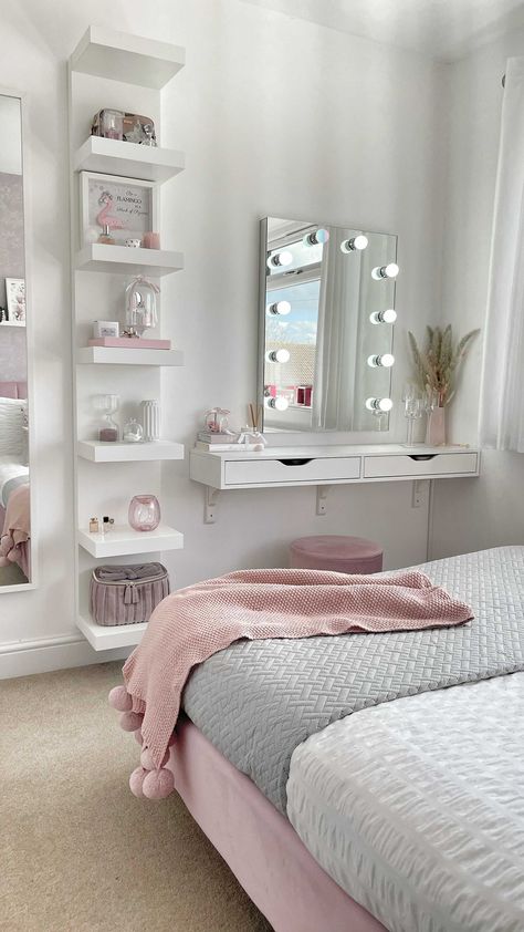 Room Ideas For Small Rooms Simple, Room Ideas For Small Rooms Minimalist, Bedroom Inspirations For Small Rooms, Room Organization Bedroom, Dorm Room Decor, Room Ideas For Girls, Small Room Decor Bedroom, Bedroom Ideas For Small Rooms Cozy, Small Bedroom Ideas For Girls