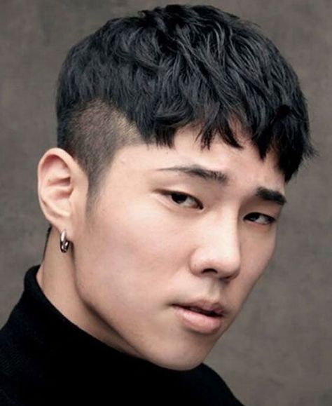 45 Cool Low Fade Haircuts For Men (2020 Gallery) - Hairmanz Asian Haircut, Asian Hair, Asian Men Hairstyle, Gaya Rambut, Haar, Mens Hairstyles Undercut, Fade Haircut, Undercut Hairstyles, Mens Haircuts Fade