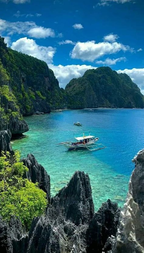 The Most Beautiful Pictures In The World | Palawan Island, Philippines..🍃🌊 Nature, El Nido, Palawan, Instagram, Islands, Coron, Palawan, Palawan Island, Exotic Places, Philippines Palawan