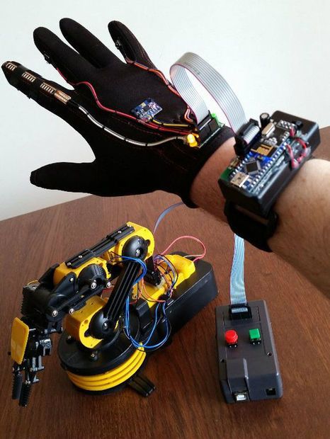 Wave your hand to control OWI Robotic Arm... no strings attached Gadgets, Tech Gadgets, Tech Diy, Diy Tech, Robotic Arm Diy, Arduino Robot Arm, Mechatronics, Electronics Projects, Arduino Robot