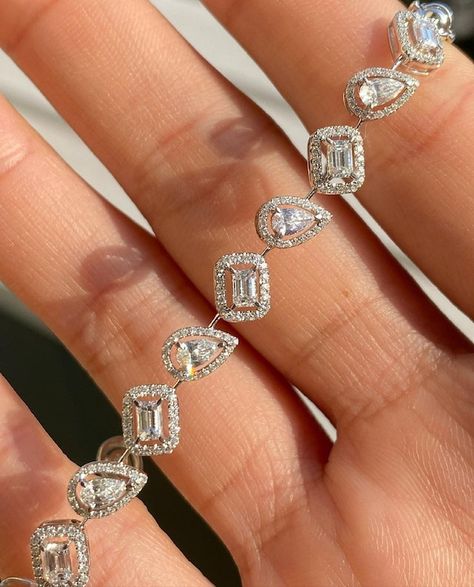 Sweetujwels - Etsy Diamond Jewelry Designs, Diamond Bracelet Design, Diamond Bangle, Gold Bracelet Wedding, Diamond Bracelet, Diamond Tennis Bracelet, Diamond Bracelets, Diamond Jewelry, Diamond Bangles Bracelet
