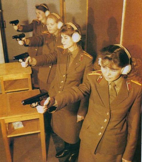 Soviet female medical cadets receive weapons training. If you hit the "Visit" button, there are lots of good Warsaw Pact photos there. People, Military, Cold War, Warsaw Pact, Soviet Red Army, Soviet Spy, Soviet Union, Army Soldier, Female Soldier