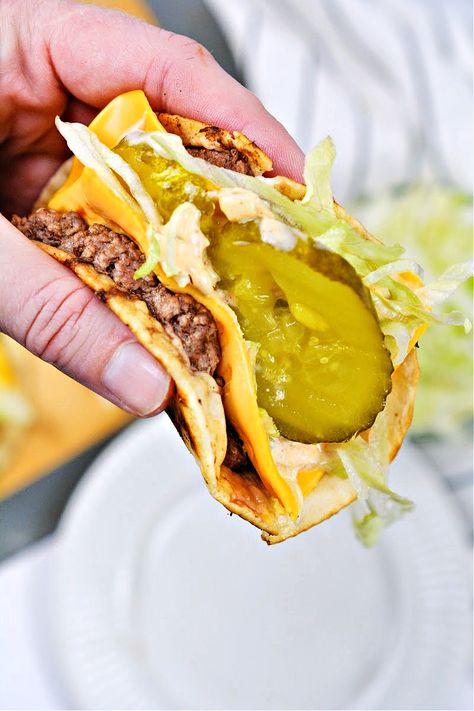 Keto Big Mac Smash Burgers - 2 Net Carbs Per Serving Protein, Low Carb Recipes, Paleo, Sandwiches, Healthy Recipes, Keto Burger, Smash Burgers, Big Mac, Keto Dinner