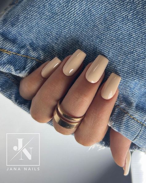 45 Best Fall Nail Art Ideas to Inspire You Fall Nail Colors, Fall Nail Art, Simple Fall Nails, Fall Gel Nails, Neutral Nails, Cute Nails For Fall, October Nails, Cream Nails, Beige Nails Design