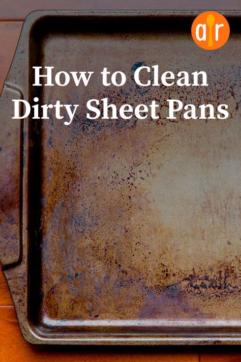 Homestead Survival, Cleaning Recipes, Cleaning Dishes, Cleaning Baking Sheets, Cleaning Pans, How To Clean Pans, Easy Cleaning Hacks, Cleaning Household, Cleaning Solutions