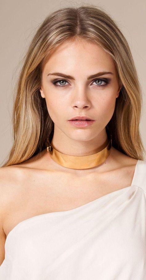 Cara Delevingne Looking Like A Goddess. Fashion, Inspiration, Photography, Create, Gold Necklace
