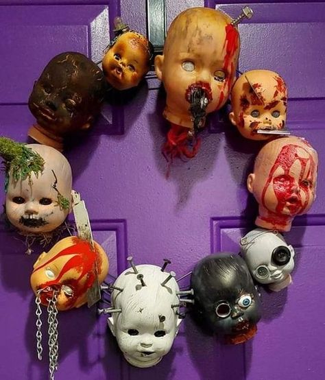15 Creepy Doll Halloween Decoration Ideas Horror, Ideas, Halloween, Scary Dolls, Creepy, Creepy Baby Dolls, Deko, Creepy Dolls, Dia De Muertos