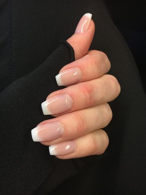 Summer French Nails 2023: Classic and Chic Designs for a Sophisticated Season 85 Ideas French Manicures, New French Manicure, Classic French Manicure, French Manicure Designs, French Tip Nails, French Manicure Toes, French Manicure Nails, French Tip Manicure, French Manicure Short Nails