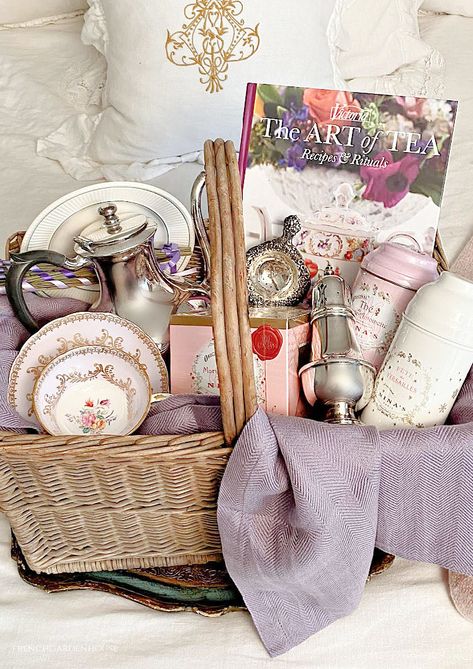 Ideas, Packaging, Crochet, Tea Lovers Basket, Tea Lovers Gift Basket, Tea Lovers Gift, Tea Cup Gift Basket, Tea Gift Baskets, Tea Gifts