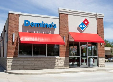 8 Fast-Food Chains With Questionable Ingredient Quality — Eat This Not That Santos, Pizza Company, Fast Food Chains, Pizza Sale, Pizza Chains, Dominos Pizza, Pizza Restaurant, New Pizza, Pizza Hut