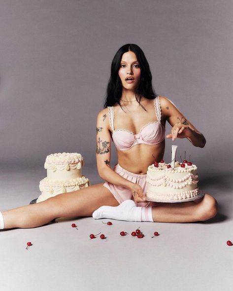 ❦ on X: "gabbriette wearing a vintage prada set for the rhode vanilla campaign https://t.co/H6QZscjGno" / X Pink, Instagram, Girl, Women, Bruh, Fotos, Model, Photoshoot, Photo Cake