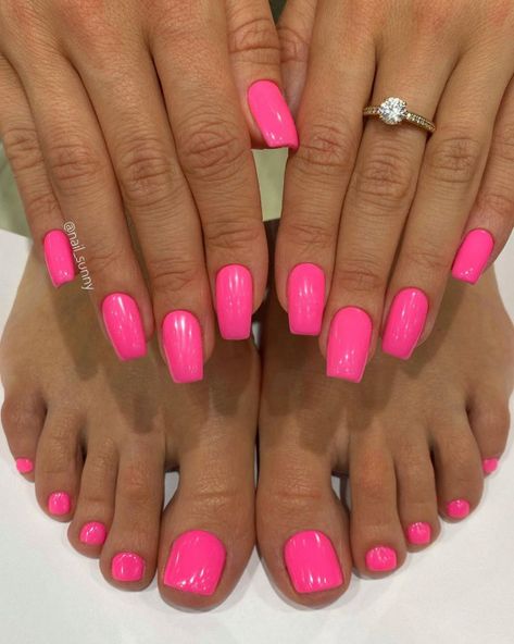 20. Bright Pink Pedicure Most of us have more attention to our fingertips, and forget about our toes. Your fingernails shouldn’t get to have... Pedicure, Manicures, Pedicures, Summer Pedicure Colors, Summer Pedicure Designs, Pedicure Summer, Summer Pedicure, Summer Pedicures, Pedicure Designs Summer