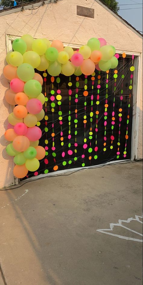 Glow Party, Neon, Neon Dance Party Decorations, Glow Theme Party, Neon Party Decorations, Neon Party Themes, Glow Party Decorations, Glow In Dark Party, Glow Birthday Party Ideas