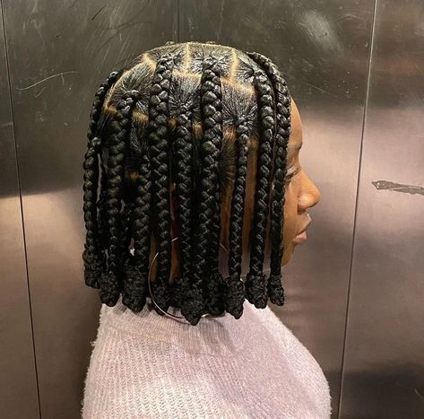 41 Large Knotless Braids Styles To Try for That Chic Look Short Hair Styles, Plait Styles, Rambut Dan Kecantikan, Afro, Peinados, Braid Styles, African Braids Hairstyles, Short Braids, Capelli