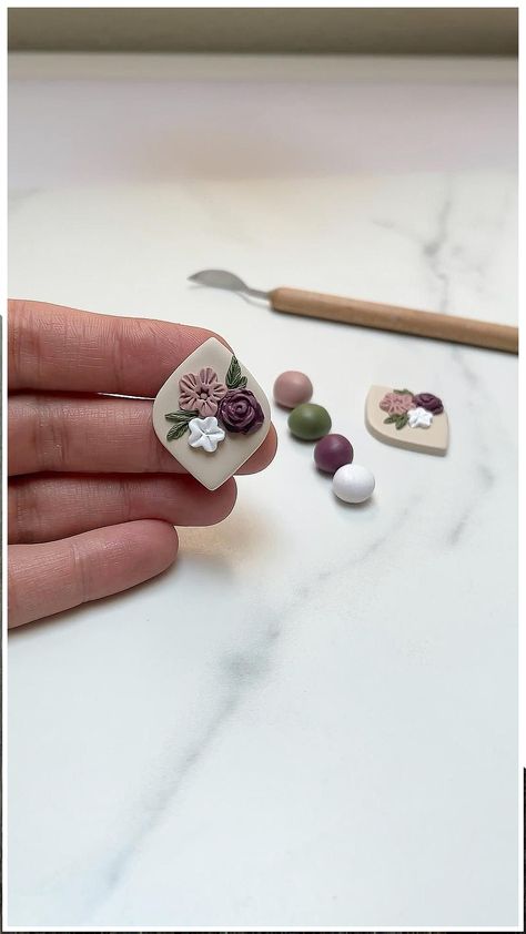 Jewelry Handmade - The great choice of Smart Consumers - find everything you need and buy them today. Click to Visit! Diy, Fimo, Polymer Clay Charms, Polymer Clay Beads, Polymer Clay Flower Jewelry, Polymer Clay Flowers, Handmade Clay Jewelry, Handmade Polymer Clay, Clay Jewelry
