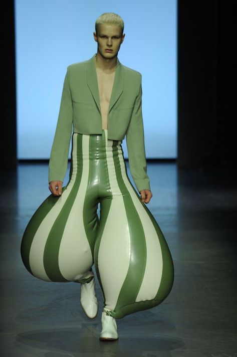 I’m not sure who would wear these but they honestly shouldn’t High Fashion, Trousers, Clothes, Rocker Outfit, Latex Pants, Parachute Pants, Big Pants, Pants, Balloon Pants
