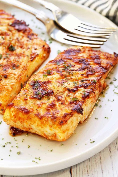 20-Minute Grilled Halibut Recipe - Healthy Recipes Blog Paleo, Healthy Recipes, Grilled Fish, Ideas, Protein, Camping, Grilled Halibut Recipes, Grilled Halibut, Baked Halibut Recipes