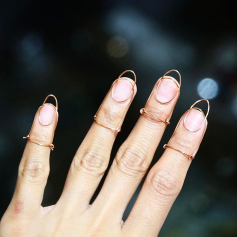 Wire nail rings. Nail Art Designs, Piercing, Korean Nails, Korean Nail Art, Nail Artist, Beauty Nails, Nail Accessories, Nail Jewelry, Pretty Nails