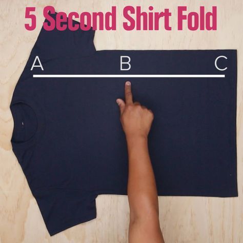 Shirts, Shirt Folding Trick, Folding Tee Shirts, Shirt Folding, Shirt Hacks, Folding Fitted Sheets, T Shirt Folding, Folding Clothes, Clothes Organization Diy