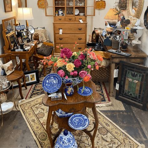 How to Set Up Antique Mall Booths - The Curious Cowgirl - Getting Social - Antiques Vintage, Ideas, Layout, Antique Booth Displays, Antique Booth Ideas Staging, Antique Booth Ideas, Primitive Decorating, Antique Mall Booth, Antique Booth Design