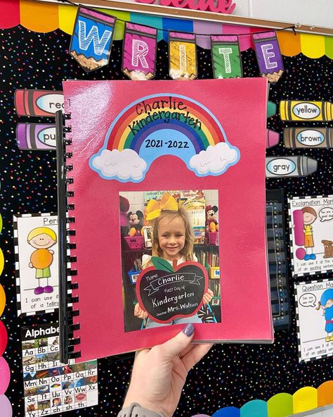 Scrapbooks, Ideas, Art, Pre K, 1st Grade Books, Kindergarten Books, Preschool Yearbook, Memory Book Kindergarten, Preschool Books