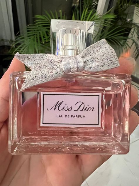 Miss dior, dior, aesthetic, perfume aesthetic, dior perfume Dior, Eau De Toilette, Christian Dior, Perfume, Perfume Dior, Dior Perfume, Dior Perfume Price, Miss Dior, Parfum Dior