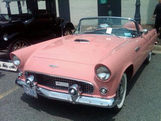 Pink vintage car by Valerie (City|Life|Eats), via Flickr Volkswagen, Ford Gt, Toyota, Ford, Audi Tt, Ford Classic Cars, Autos, Carros, Pink Corvette