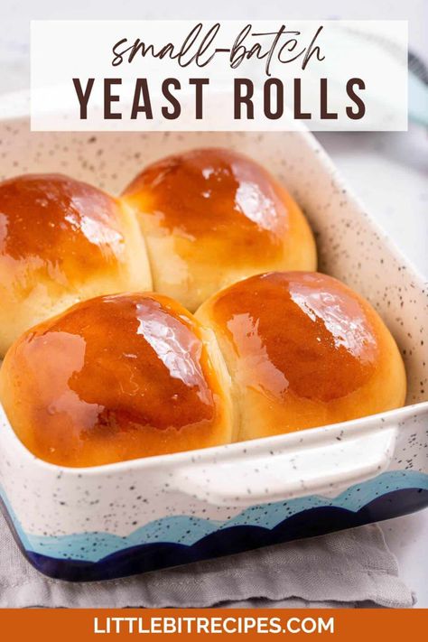 For a delicious and simple homemade dinner roll recipe, look no further! These easy yeast rolls are the perfect addition to any meal. Muffin, People, Yeast Bread, Easy Yeast Rolls, Yeast Bread Recipes, Quick Bread Recipes, Quick Bread Recipes Easy, Yeast Rolls, Quick Rolls Recipe