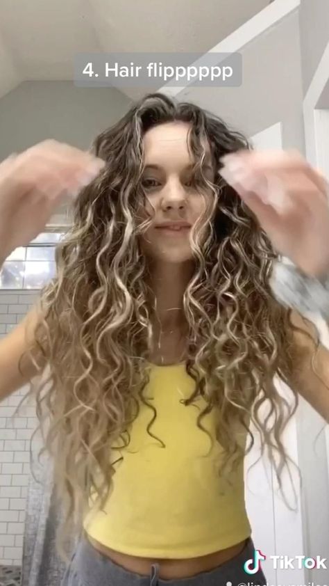 Hair Dryer, Curly Hair Routine, Curly Hair Hacks, Curly Hair Care, Hair Hacks, Naturally Wavy Hair, Wavy Hair Care, Curly Hair Styles Naturally, Naturally Wavy Hair Cuts