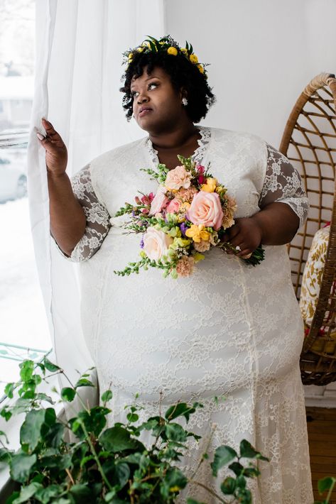 Black super fat model wearing a white wedding dress Bride, Wedding, Afro, Hochzeit, Bridal, Robe, Bridal Looks, Prom Girl, Winter Bride
