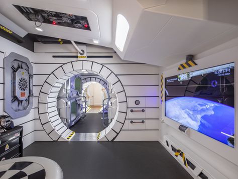 A man cave but make it #starwars Toys, Man Cave, Science Fiction, Home, Cosplay, Architecture, Interior, Game Room, Spaceship Interior