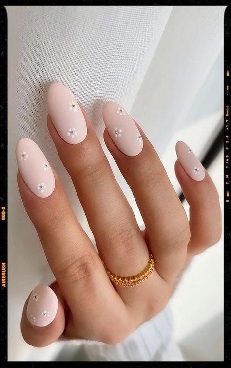 Trendy Flower Nail Designs That You Should Try : Daisy Matte Pink Nails Light Pink Nail Designs, Pink White Nails, Matte Pink Nails, Almond Acrylic Nails, Matte Nails Design, Pastel Pink Nail Designs, Pale Pink Nails, Light Pink Nails, Pink Nail Art