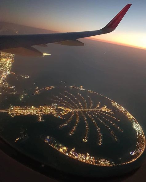 Dubai Night Time view from the Air 😍🌃✈️ Where are you from? 📍🌎 Comment 👇🏻 photo via @dubai_insights . . #aviation #pilotlife #aviationdaily… Travel, Trips, Instagram, Travel Aesthetic, City Aesthetic, Night Life, Viajes, Vacation, City View