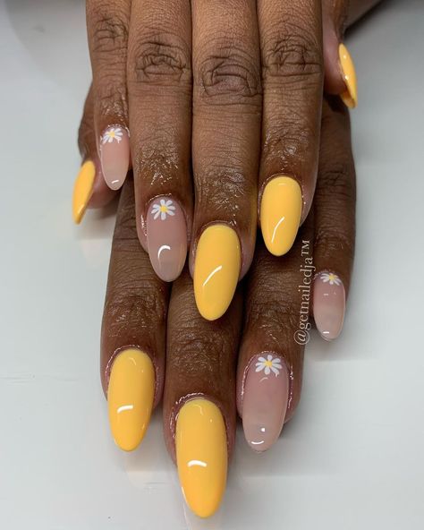 Summer, Prom, Nail Art Designs, Manicures, Dipped Nails, Accent Nail Designs, Daisy Nails, Almond Acrylic Nails, Nail Inspo
