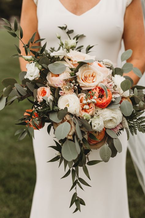 16 Wedding Bouquets That Are Perfect for Fall | Woman Getting Married Autumn Wedding, Wedding Colours, Autumn Wedding Colours, Fall Wedding, Fall Wedding Colors, Fall Wedding Flowers, Fall Bouquets, Winter Wedding, Fall Wedding Bouquets