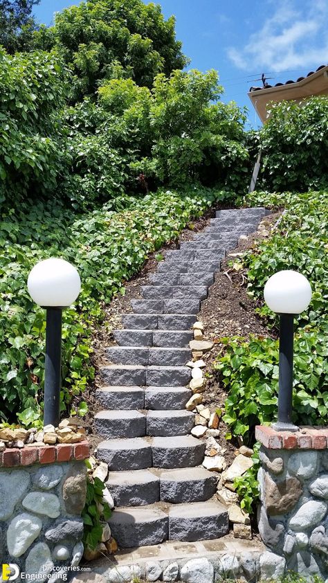 33 Amazing Ideas To Make Your Own Steps In Your Garden - Engineering Discoveries Exterior, Outdoor, Backyard Retaining Walls, Backyard Hill Landscaping, Retaining Wall Blocks, Retaining Wall Gardens, Backyard Patio, Diy Retaining Wall, Outdoor Wood Steps