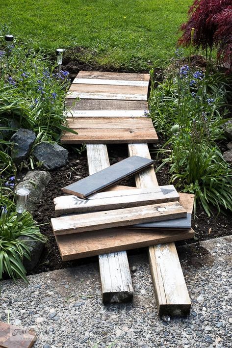 Garden Landscaping, Exterior, Diy Wood Planters, Garden Boarders Ideas, Wood Garden Edging, Wood Walkway, Reclaimed Wood, Yard Landscaping, Outdoor Projects