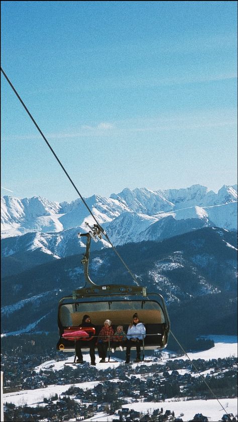 Ski Film Photography, Film Photography Winter, Snow Film Photography, Ski Bum Aesthetic, Vintage Skiing Aesthetic, Ski Film, Skiing Colorado, Ski Trip Aesthetic, Colorado Aesthetic