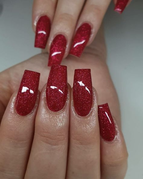 Red Nail Trends for Winter 2023 - 2024 20 Ideas: Stay Chic and Cozy! - women-club.online Ongles, Formal Nails, Red Nails, Trendy Nails, Uñas, Pretty Nails, Prom Nails, Short Red Nails, Long Red Nails