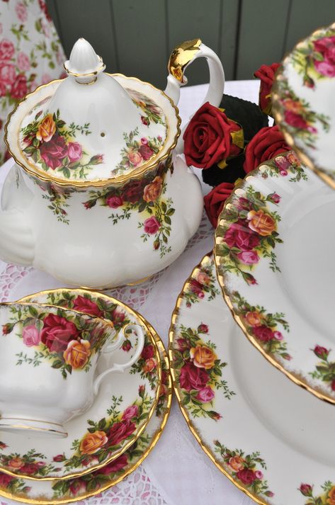 Retro, Bone China, Vintage, Vintage Dishes, Vintage Tea, Tea Cups Vintage, Vintage China, Tea Cup Saucer, Teapots And Cups