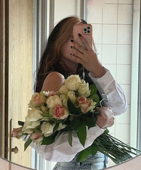 Selfie, Photo Bouquet, Bouquet Photography, Beautiful Bouquet Of Flowers, Flowers Instagram, Flowers Bouquet, Photos, Bouquet Of Flowers, Luxury Flower Bouquets