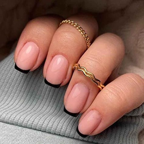 15 Short Summer Nails You'll Love 2023 - Streetstylis Short Fake Nails, Classy Nails, Classy Nail Art, Nail Accessories, Hair And Nails, Star Nail Art, Black French Tips, How To Do Nails, Squoval