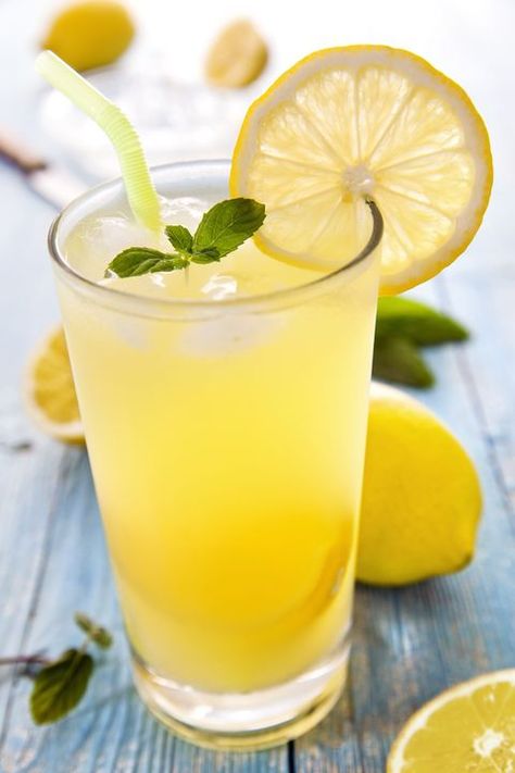Summer Drinks, Drinking, Lemonade Drinks, Lemon Drink, Homemade Lemonade, Lemonade, Fruit Drinks, Highball Glass, Drink