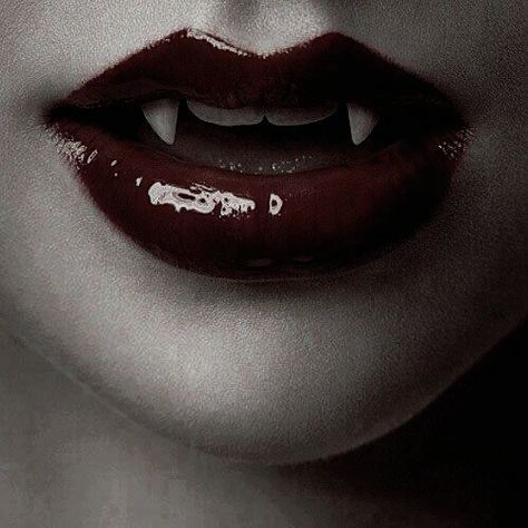 Vampire girls - Victoria & Katherine Gothic, Emo Style, Ale, Goth, Maquillaje De Ojos, Ilustrasi, Emo, Dark, Vampire