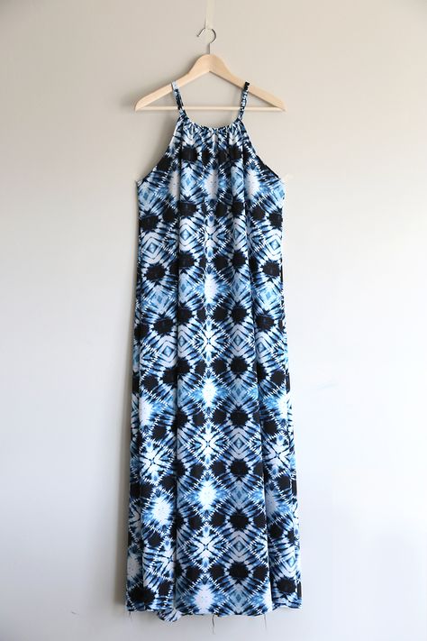 This cute halter dress is so easy to make! Click through for sewing instructions. DIY halter maxi dress.