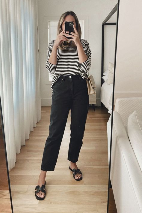 Casual Chic, Outfits, Denver, Jeans, Striped Tshirt Outfits, Black Denim Jeans Outfit, Black Striped Shirt Outfit, Black Mom Jeans Outfit, Outfits With Striped Shirts