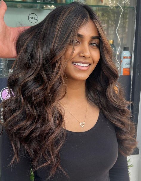 Long lack Hair with Auburn Babylights Balayage, Brunette With Caramel Highlights, Caramel Balayage Brunette, Caramel Highlights On Dark Hair, Brown Balyage, Auburn Highlights, Brown Highlighted Hair, Dimensional Brunette, 2 Tone Hair Color