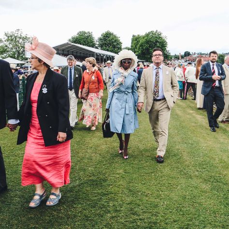 Henley is half–sporting event, half–garden party, with a rigorous dress code and a daily tea break in the afternoon. Vogue, England, Dress Code, Dress Codes, Henley Royal Regatta, Henley, Wedding Guest Style, Dress, Event