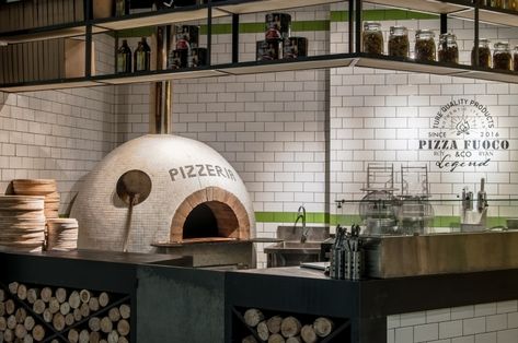 Pizzeria Design, Pizza Oven Restaurant, Pizza Store, Restaurant Kitchen, Cafe Restaurant, Restaurant Design, Italian Restaurant Design, Pizza Bar, Pizza Kitchen