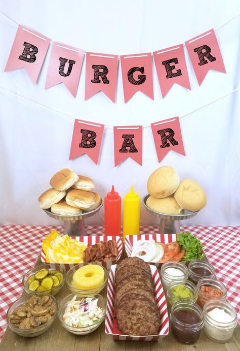 Burger Bar - Perfect for summer parties (AD) Burger Bar, Burger Bar Party, Football Party Food Easy, Football Party Food, Burger Party, Party Food Bars, Party Bars, Bbq Party Food, Bbq Party